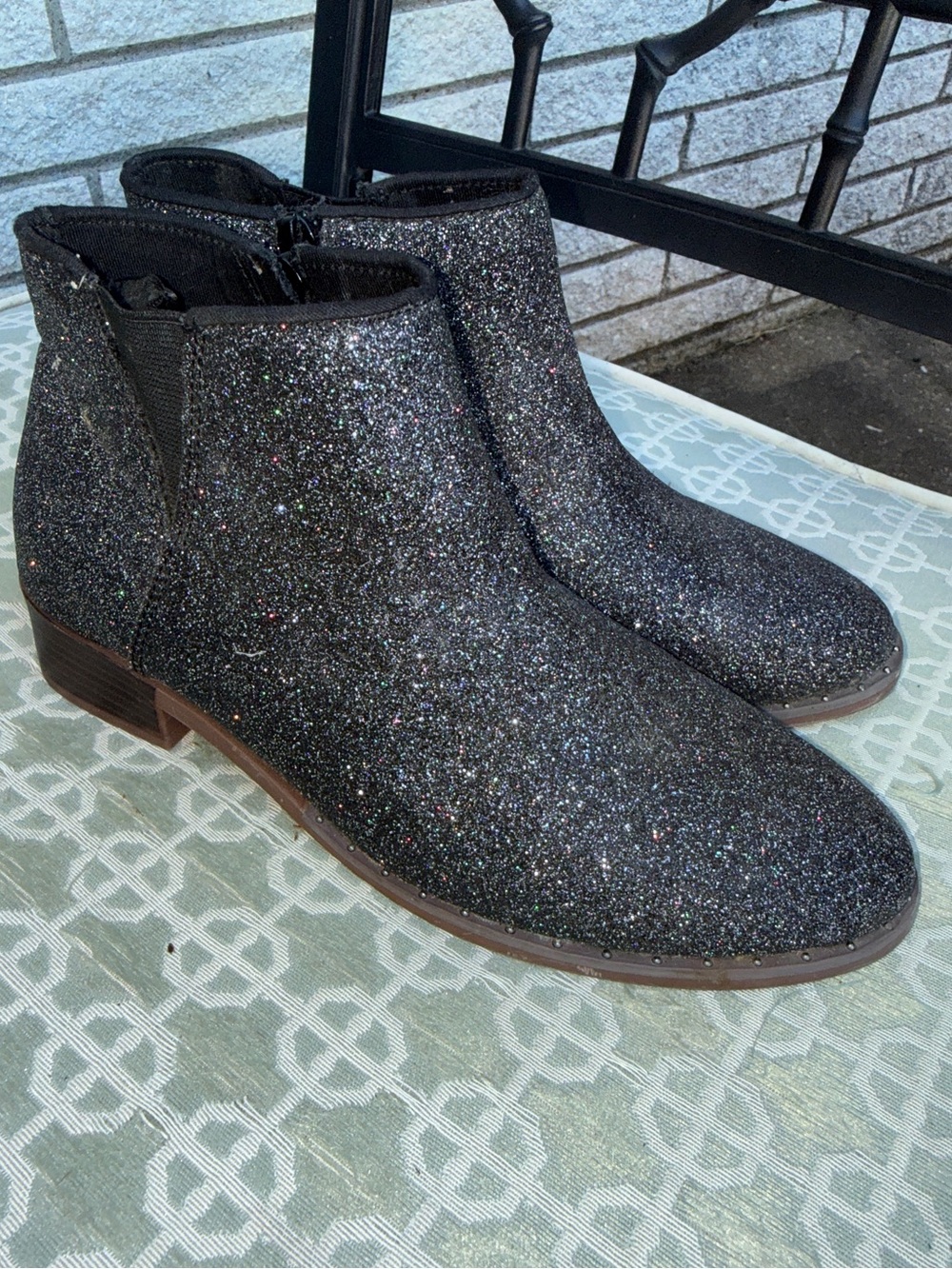 Old Navy Women's Black Glitter Ankle Boots - Sleek Sparkle Chelsea Boot